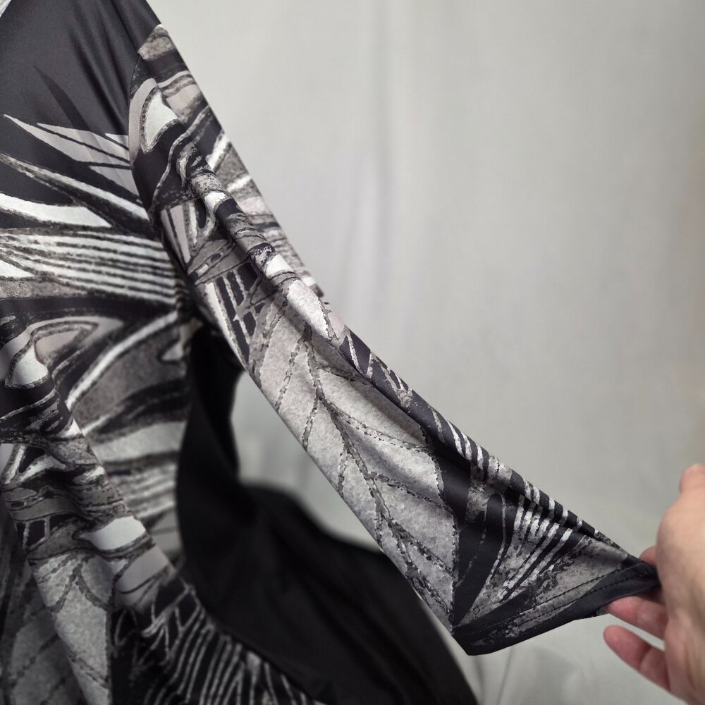 Lily by Firmiana Black Long Top - Picture 5 of 6